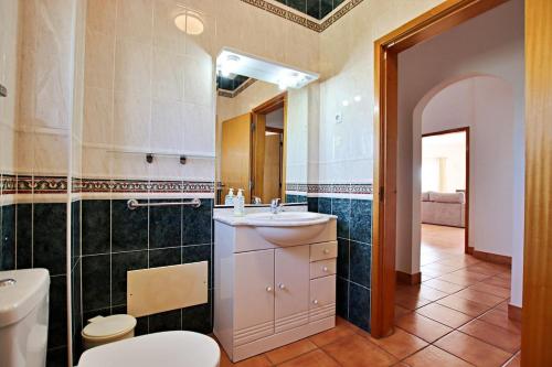 Bel et grand appartement - 2 chambres avec vue sur la mer