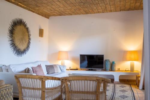 Vila das Malvas with Pool - By Hdproperties