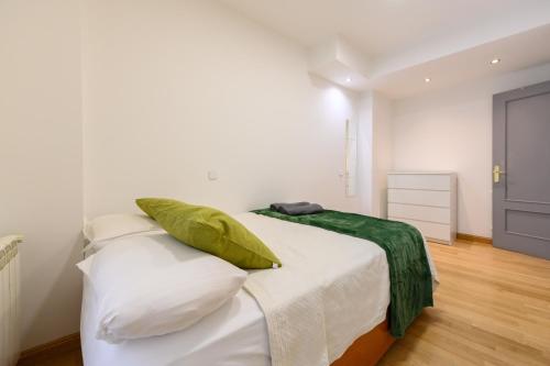 PRA100C - Piso de 2 dormitorios y 2 baños en el centro de Madrid - Alquiler temporal