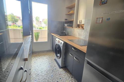 Apartment in Fréjus near the beach with balcony