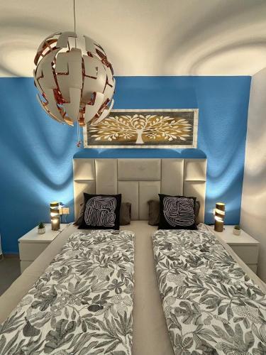 CT 418 - Faro's Torremolinos City Apartment - Six Colours
