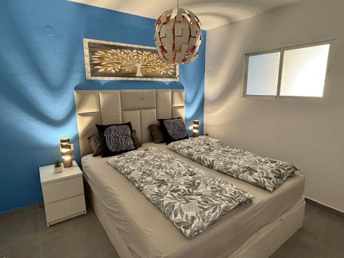 CT 418 - Faro's Torremolinos City Apartment - Six Colours