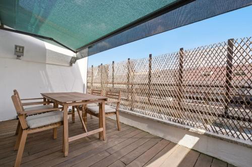 Modern Flat in Rios Rosas with Terrace
