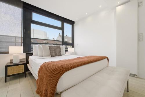 Modern Flat in Rios Rosas with Terrace