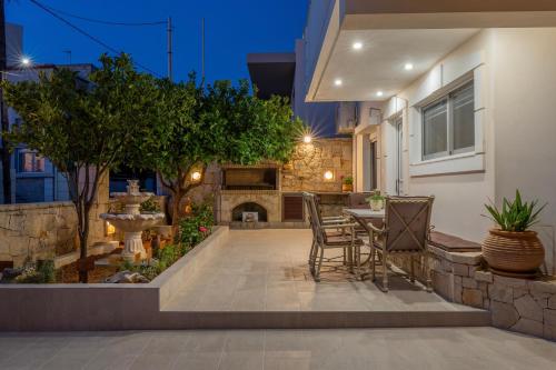 Casa Di Tzaki Stone House with Fireplace, Garden & BBQ