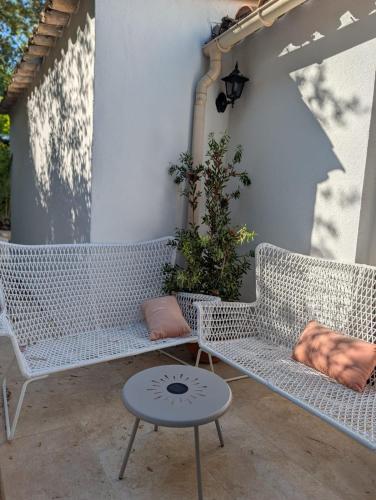 Le Provençal, Terrasse privée, Piscine 4 pers