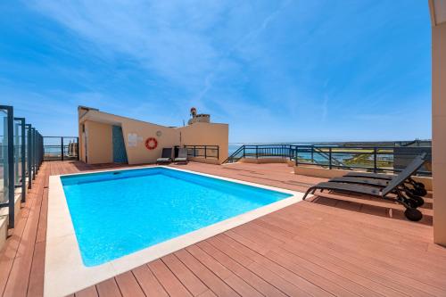 Waterfront Pool Penthouse View