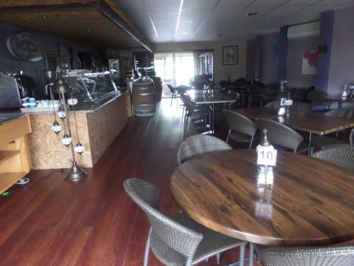 Kuchyň nebo kuchyňský kout v ubytování Motel Oasis