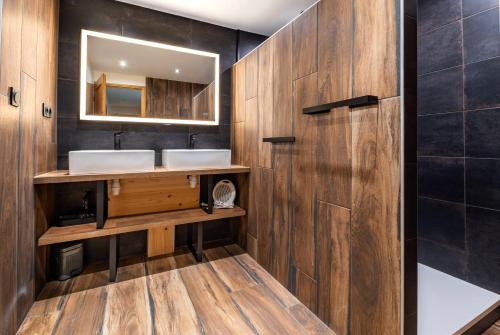 Appartement dans chalet 5 pièces, 14 pers, 4 ch, WiFi, jardin privé