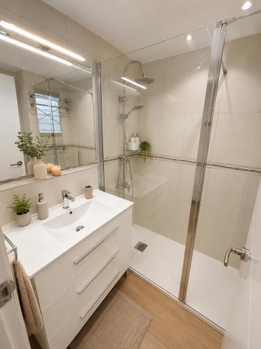Castle Harbour Los Cristianos Beautiful studio with pool view