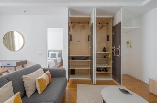 Champs Élysées 1BR Prime Location renovated