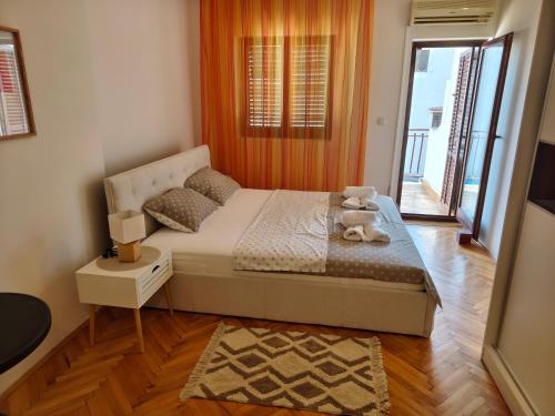 Apartment Malenko - Charming 2-Bedroom house near Old Town