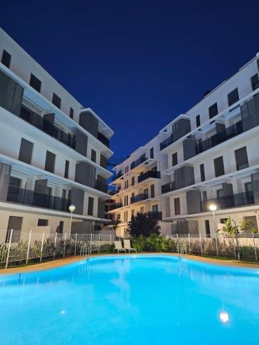 Apartment with Pool and Private Jacuzzi on Rooftop