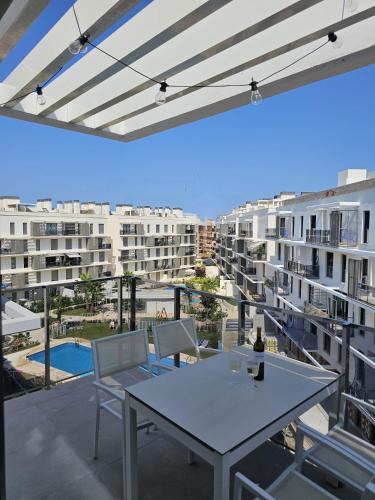 Apartment with Pool and Private Jacuzzi on Rooftop