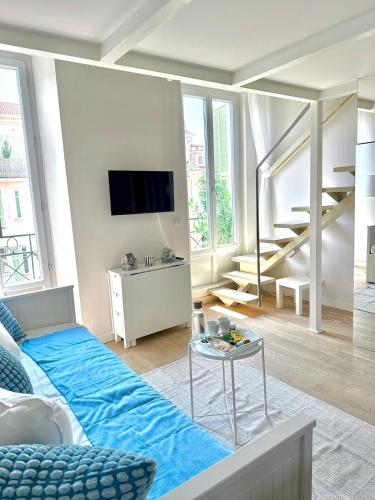 Heart of Nice - Mezzanine loft & sunny balcony