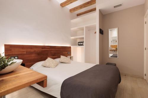 CITY CENTER TWO BEDROOMS APARTMENT, IN A 1870's FULL RENEWED BUILDING