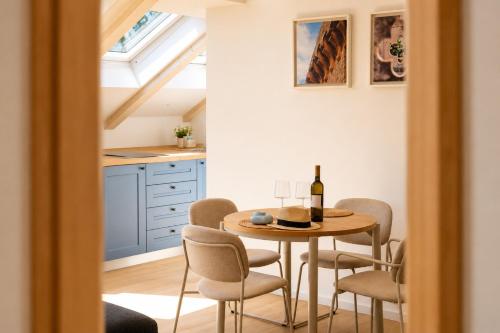 Apartment DuEnjoy - Private Sauna, Balcony and Scenic Views