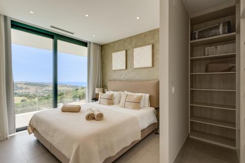 Golf & Seaview 8p Villa with Heated Pool