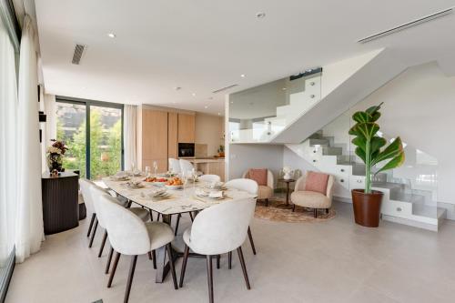 Golf & Seaview 8p Villa with Heated Pool