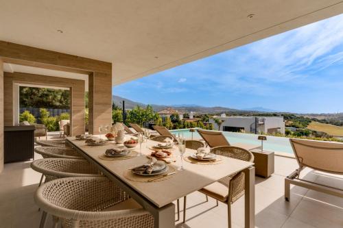 Golf & Seaview 8p Villa with Heated Pool