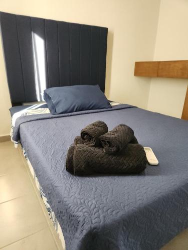 ACAPULCO CONDO- 2Br & Pool View 객실 침대