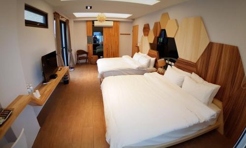 Телевізор і / або розважальний центр в Sunny Stream B & B