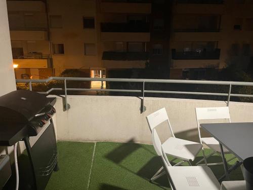 Secured residence apartment with swimming pool