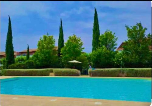 Secured residence apartment with swimming pool