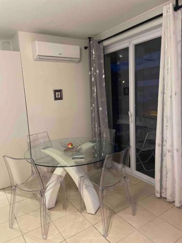 Secured residence apartment with swimming pool
