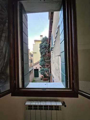 Golden Venezia Guest Rooms photo 30