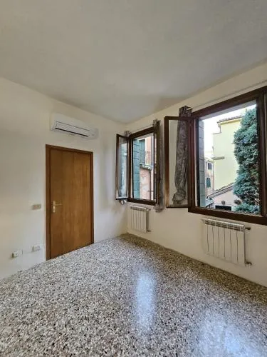 Golden Venezia Guest Rooms photo 32