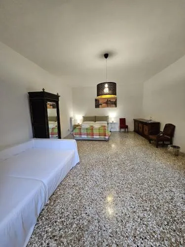 Golden Venezia Guest Rooms photo 25