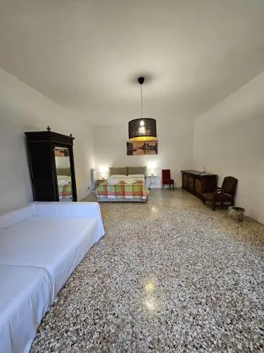 Golden Venezia Guest Rooms photo 27