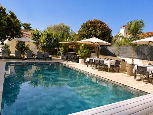 Californian villa with pool and beaches