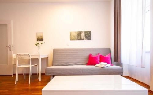 Central Confort Renovated Apartment
