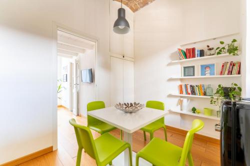 Roman Frames Studio, the Rhythm of San Lorenzo