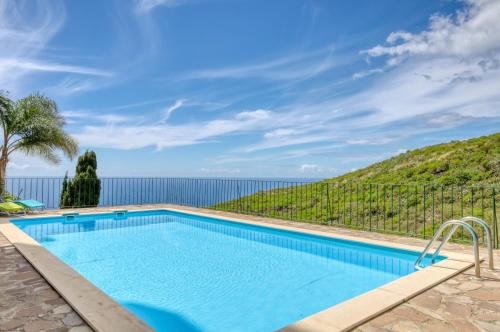 Verde Agua Garajau, a Home in Madeira