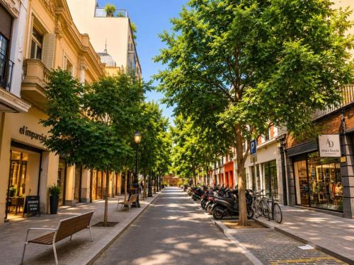 Madrid Stay near Rastro Market