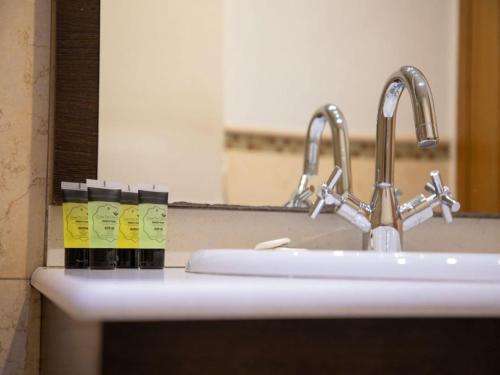 8-Guest Malasana Central Suite