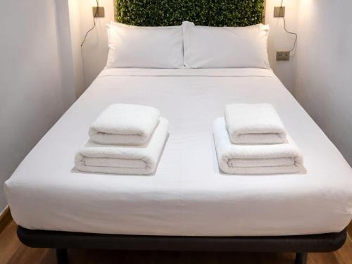 8-Guest Malasana Central Suite