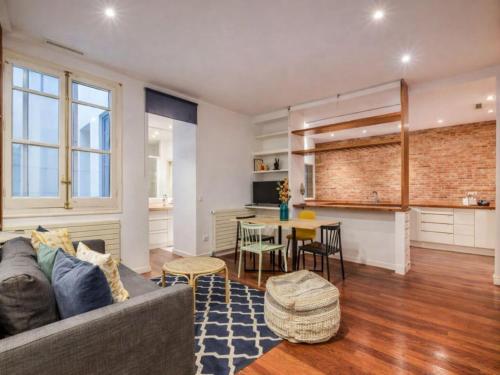 12-Guest Haven Near Metro