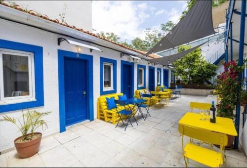 Studio 10 with private bathroom and kitchen, Downtown Lisbon