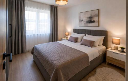 Cozy Apartment In Rogoznica With Wifi