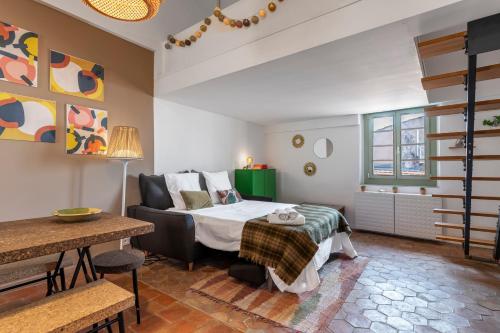 Old town, top floor, sun deck terrace with large sea views