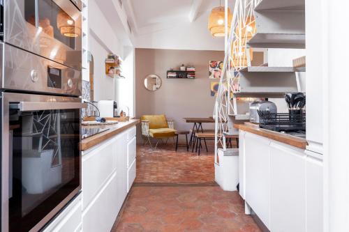 Old town, top floor, sun deck terrace with large sea views