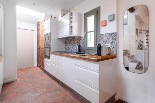 Old town, top floor, sun deck terrace with large sea views