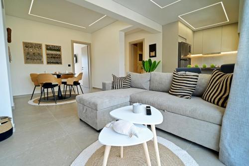 Alley Marina Suite - Newly Renovated Home near Marina, Old Town, Sea