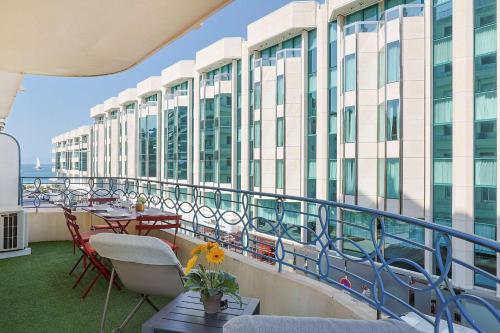 MARRIOTT : 2 BEDS/2 BATHS SEA VIEW