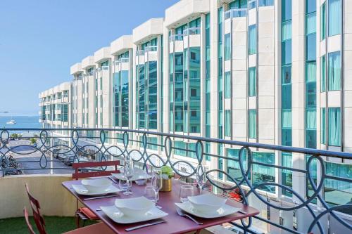 MARRIOTT : 2 BEDS/2 BATHS SEA VIEW