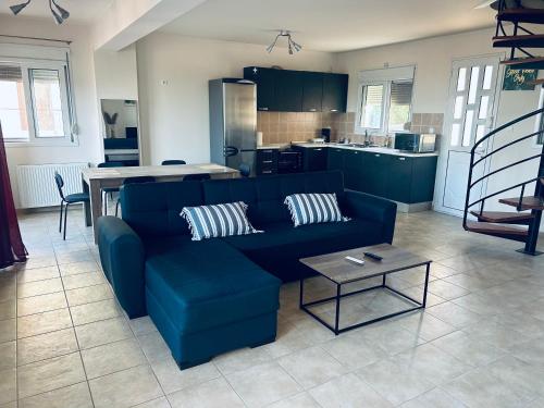 Lumina Villa Sea-View Near Airport-Beach